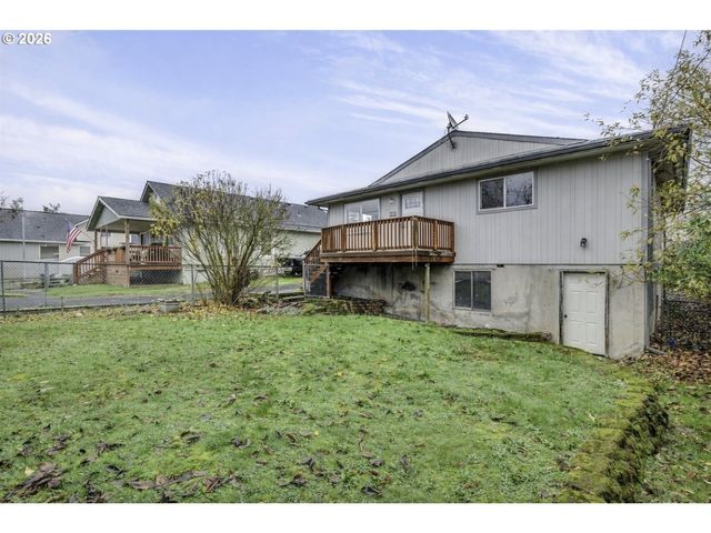 234 N 6TH St, St Helens, OR 97051
