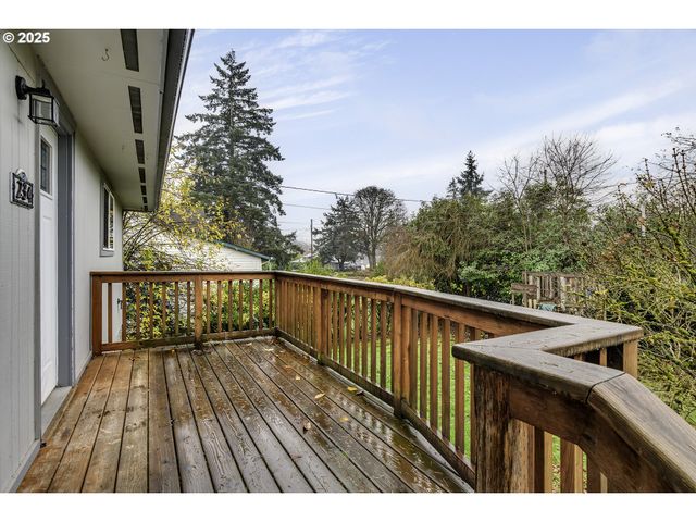 234 N 6TH St, St Helens, OR 97051