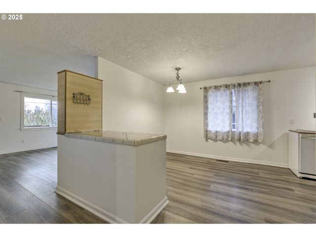 234 N 6TH St, St Helens, OR 97051