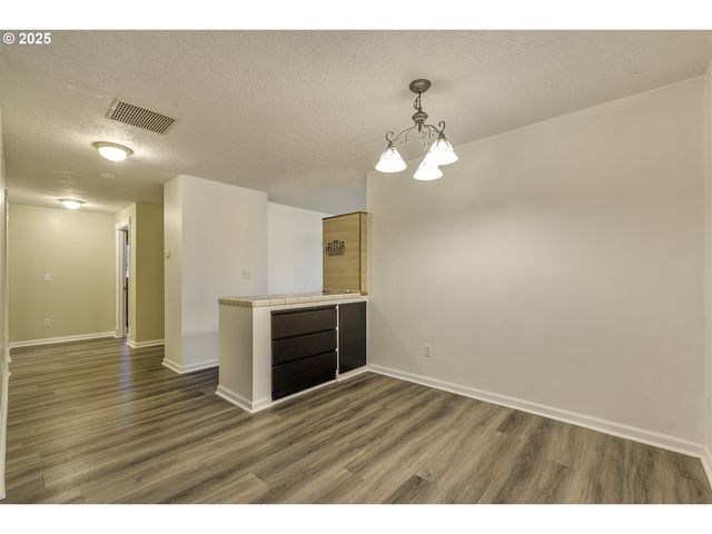 234 N 6TH St, St Helens, OR 97051