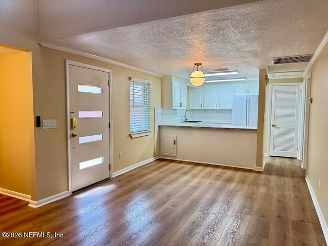 1561 ARCADIA Drive, Jacksonville, FL 32207