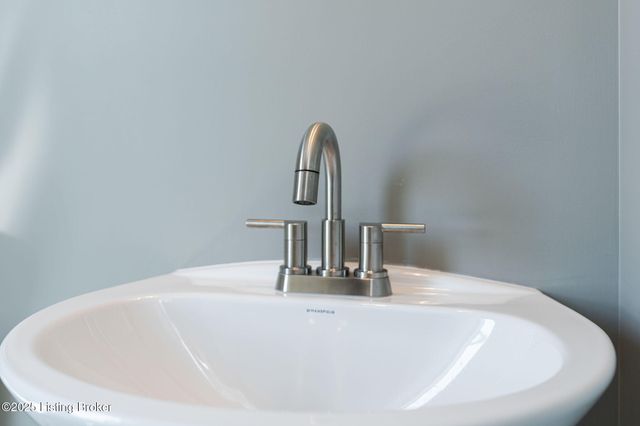 3238 Catalpa Farms Dr, Fisherville, KY 40023