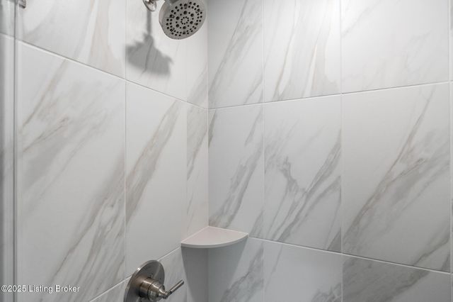 3238 Catalpa Farms Dr, Fisherville, KY 40023