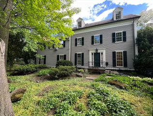 12 Ash Street Place, Cambridge, MA 02138