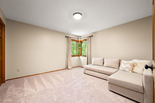 4769 White Oak Court, Eagan, MN 55122