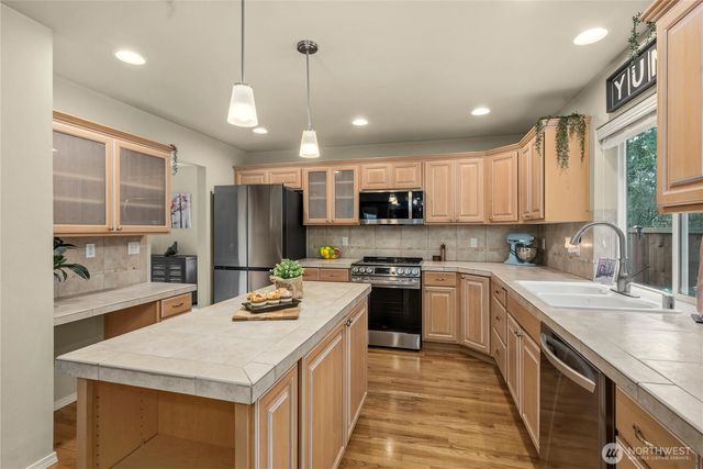 20424 190th Avenue E, Orting, WA 98360