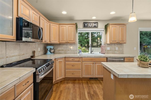 20424 190th Avenue E, Orting, WA 98360