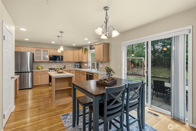 20424 190th Avenue E, Orting, WA 98360