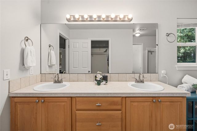 20424 190th Avenue E, Orting, WA 98360