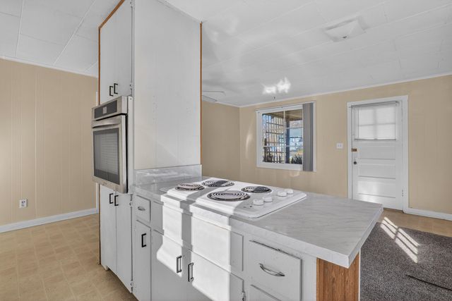 407 S Shasta Avenue, Eagle Point, OR 97524