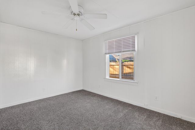 407 S Shasta Avenue, Eagle Point, OR 97524