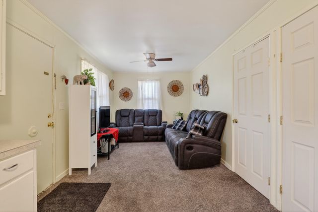 407 S Shasta Avenue, Eagle Point, OR 97524