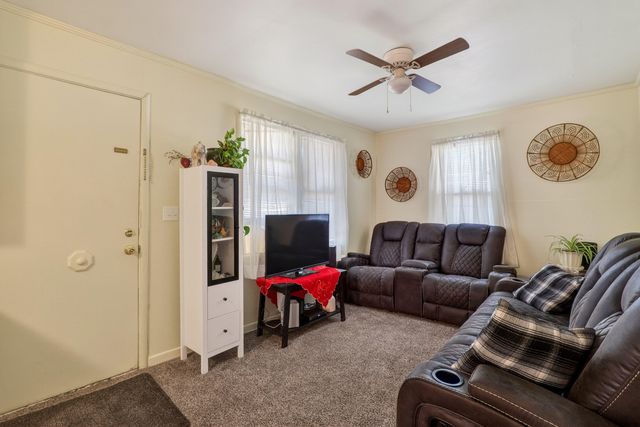 407 S Shasta Avenue, Eagle Point, OR 97524