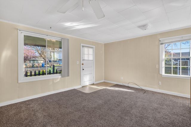 407 S Shasta Avenue, Eagle Point, OR 97524