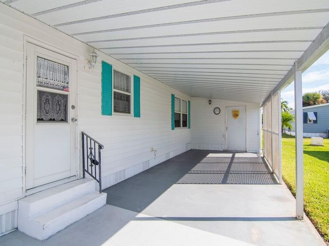 236 NE Sunshine Lane, Jensen Beach, FL 34957