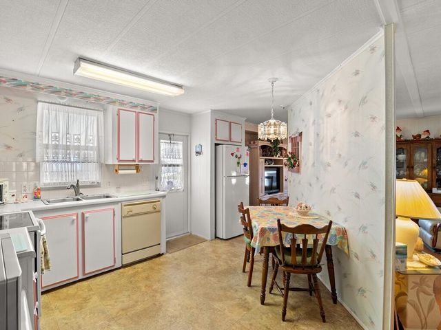 236 NE Sunshine Lane, Jensen Beach, FL 34957