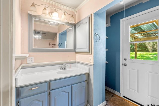 307 N Tyler St, Big Sandy, TX 75755