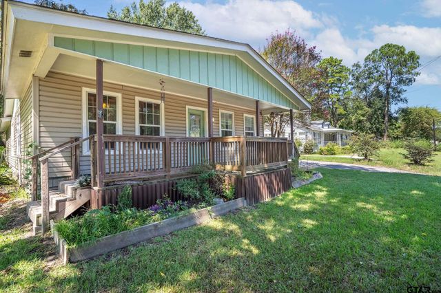 307 N Tyler St, Big Sandy, TX 75755