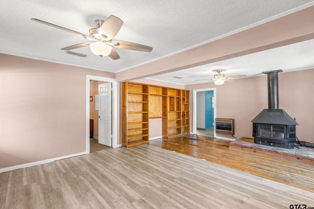 307 N Tyler St, Big Sandy, TX 75755