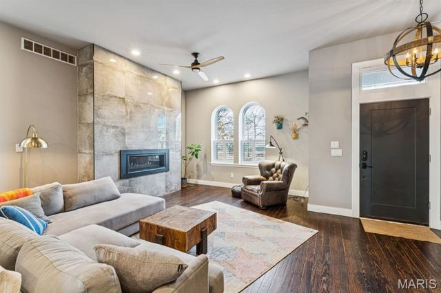 3434 S Jefferson Avenue, St Louis, MO 63118