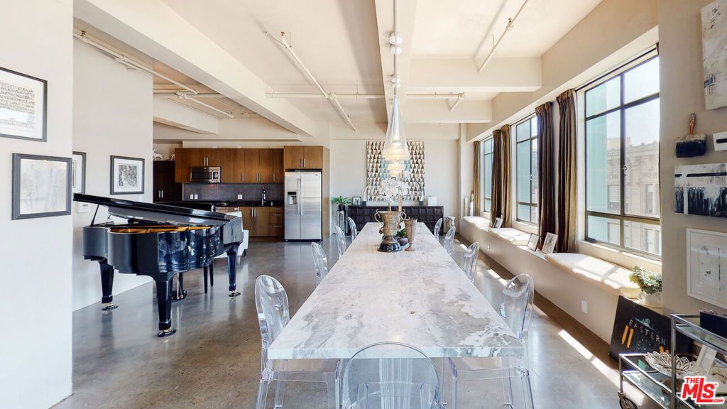 Image 14 of property listing at 849 S Broadway 708, Los Angeles, CA 90014