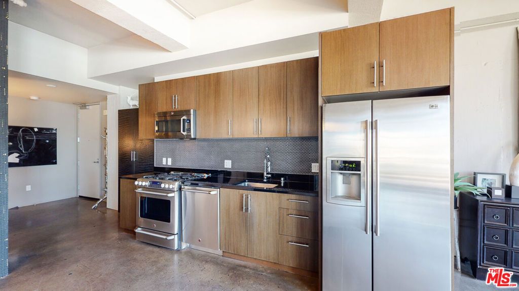 Image 16 of property listing at 849 S Broadway 708, Los Angeles, CA 90014