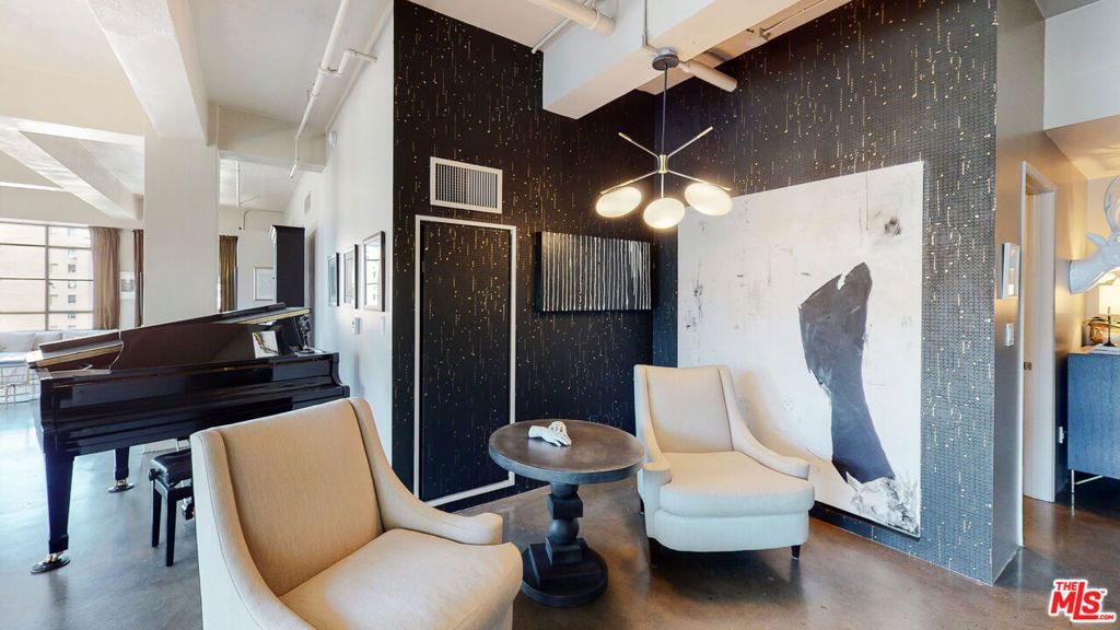 Image 21 of property listing at 849 S Broadway 708, Los Angeles, CA 90014