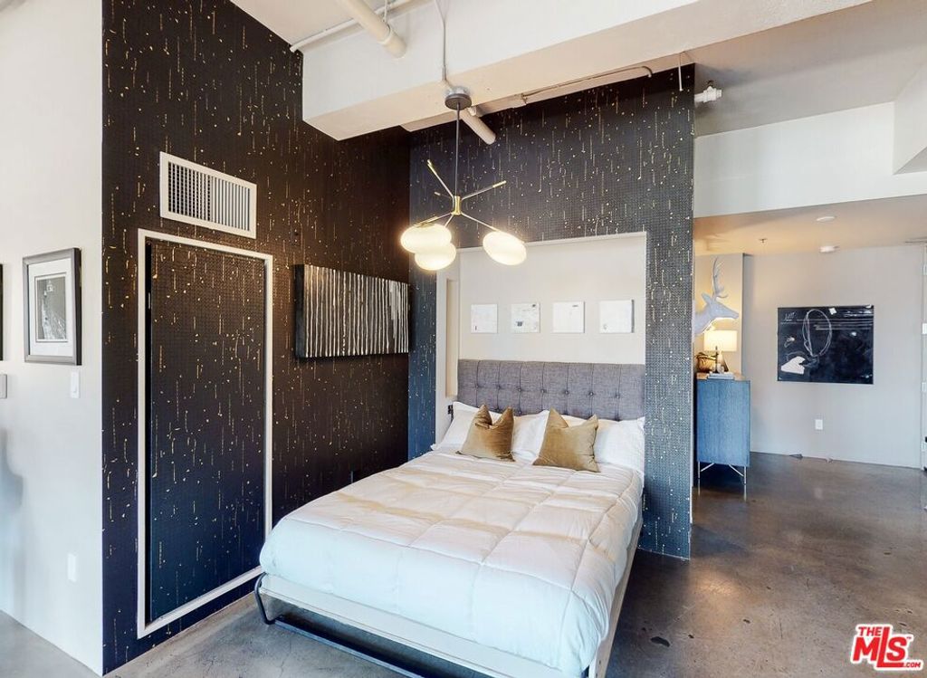 Image 22 of property listing at 849 S Broadway 708, Los Angeles, CA 90014