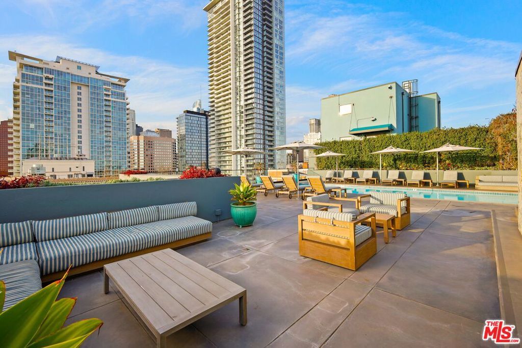 Image 29 of property listing at 849 S Broadway 708, Los Angeles, CA 90014