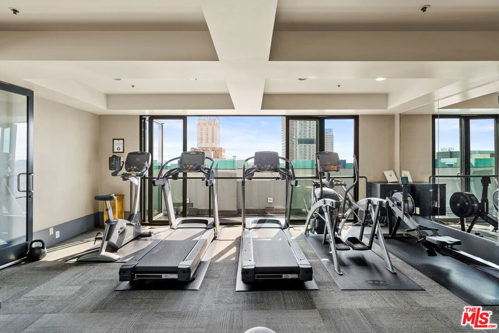Image 31 of property listing at 849 S Broadway 708, Los Angeles, CA 90014