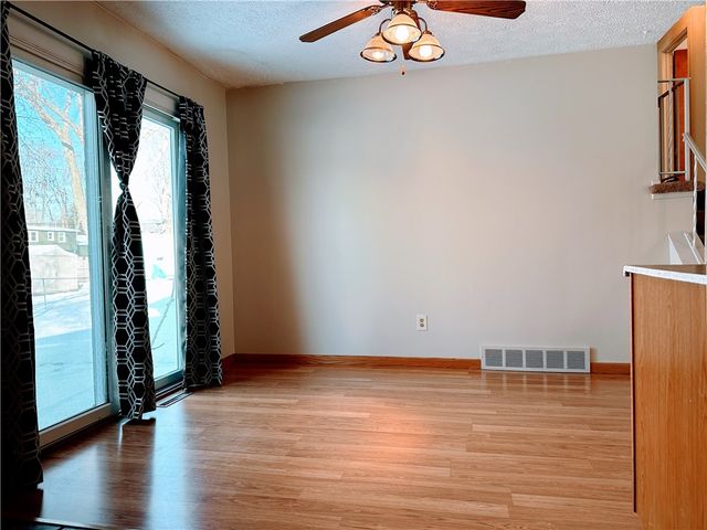 11 W Canon Dr, Chili, NY 14624