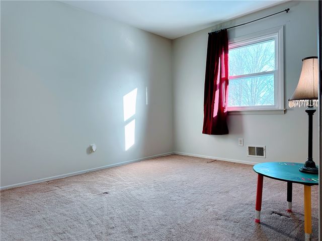 11 W Canon Dr, Chili, NY 14624