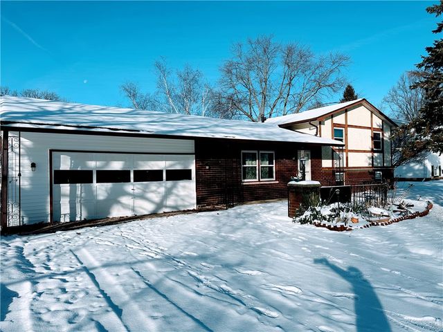 11 W Canon Dr, Chili, NY 14624