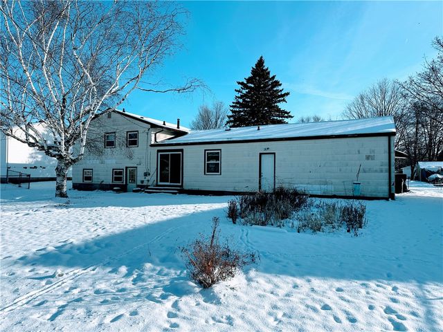 11 W Canon Dr, Chili, NY 14624