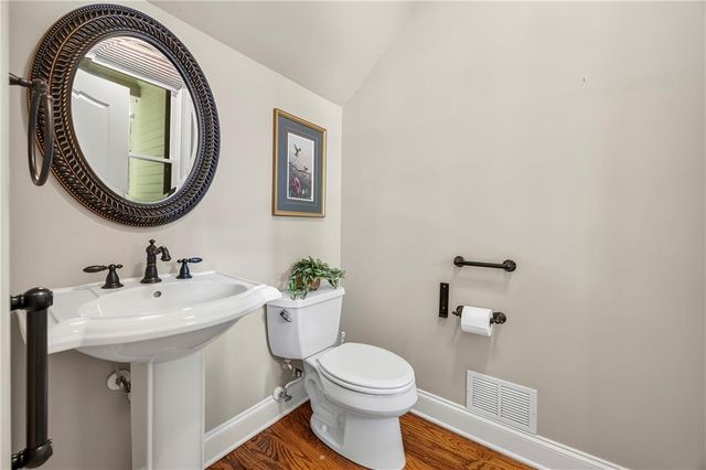 8555 Berringer Point Drive, Gainesville, GA 30506