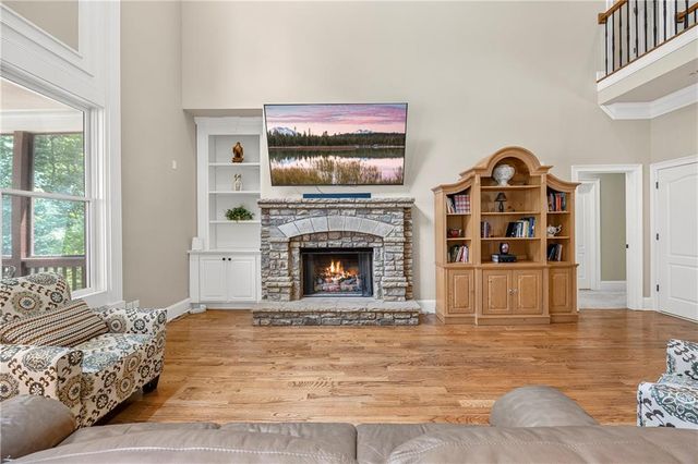 8555 Berringer Point Drive, Gainesville, GA 30506