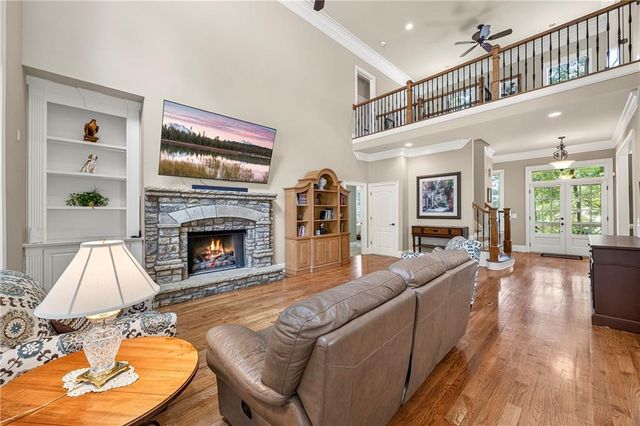 8555 Berringer Point Drive, Gainesville, GA 30506
