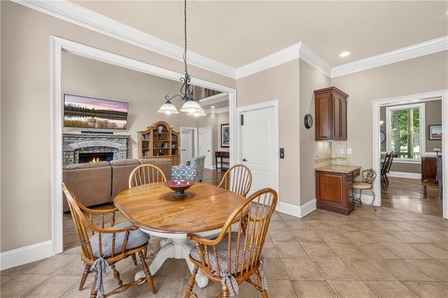 8555 Berringer Point Drive, Gainesville, GA 30506