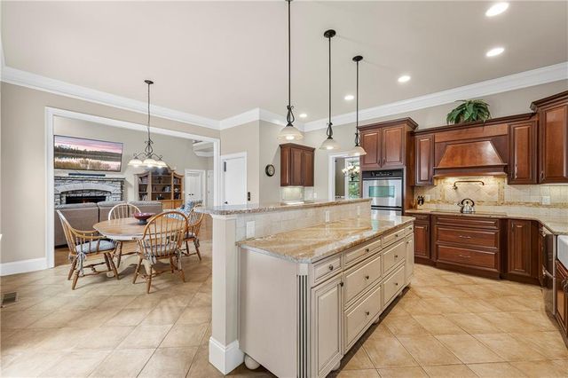 8555 Berringer Point Drive, Gainesville, GA 30506