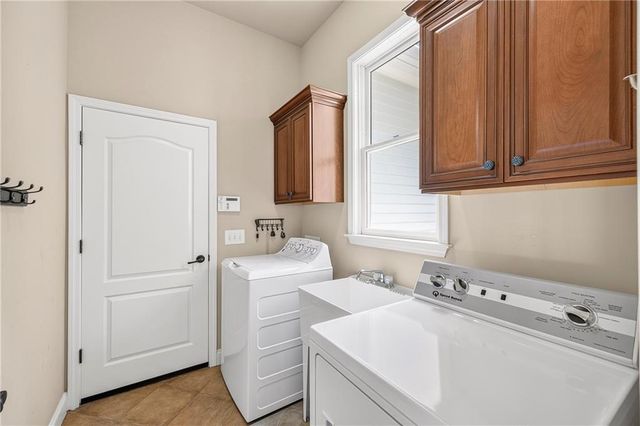 8555 Berringer Point Drive, Gainesville, GA 30506
