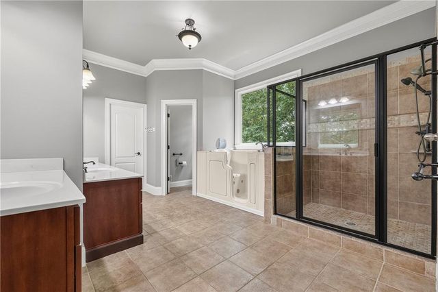 8555 Berringer Point Drive, Gainesville, GA 30506