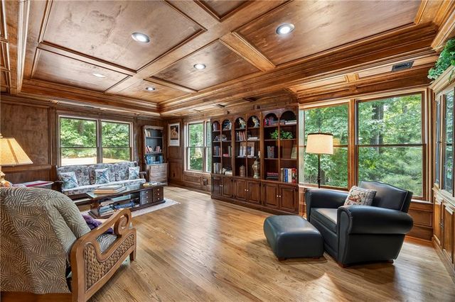 8555 Berringer Point Drive, Gainesville, GA 30506