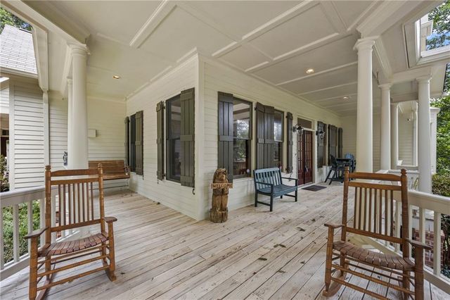 8555 Berringer Point Drive, Gainesville, GA 30506