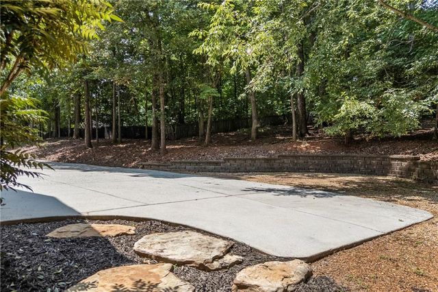 8555 Berringer Point Drive, Gainesville, GA 30506