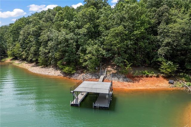 8555 Berringer Point Drive, Gainesville, GA 30506