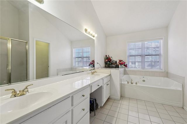 2655 Lake Commons Court, Snellville, GA 30078