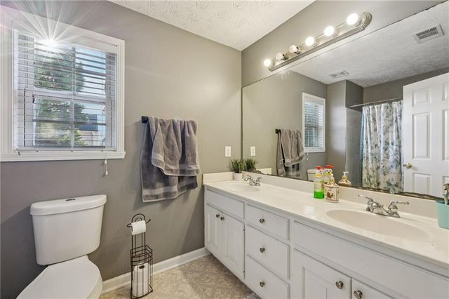 2655 Lake Commons Court, Snellville, GA 30078