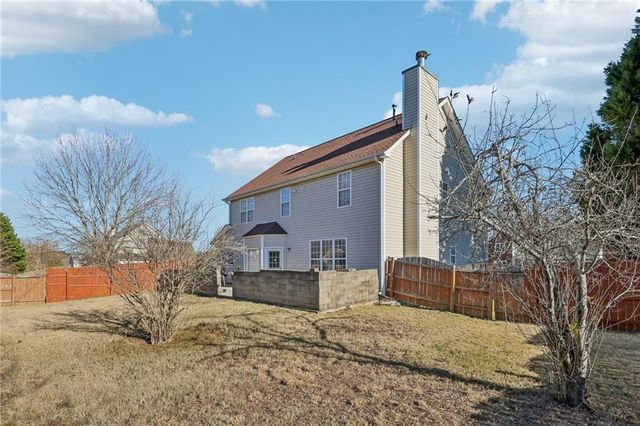 2655 Lake Commons Court, Snellville, GA 30078