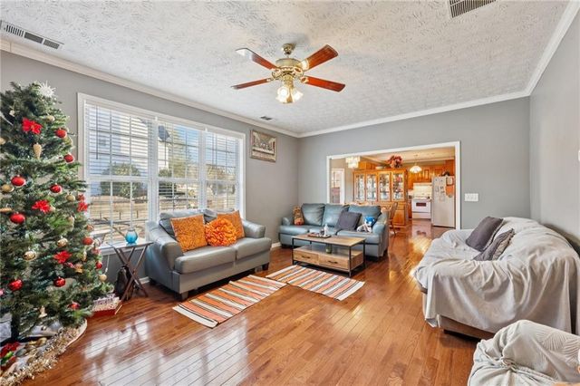 2655 Lake Commons Court, Snellville, GA 30078