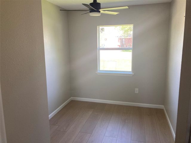 2627 32nd Avenue N, Texas City, TX 77590